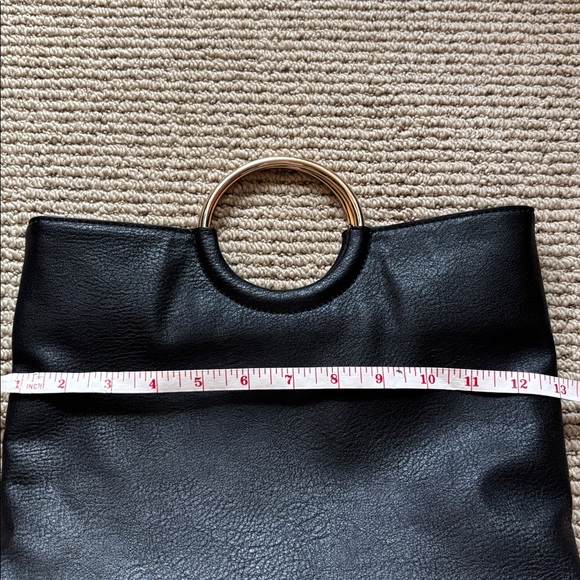 LC LAUREN CONRAD faux leather. Black hand bag. Gold handles. Zipper closure. - Picture 5 of 9